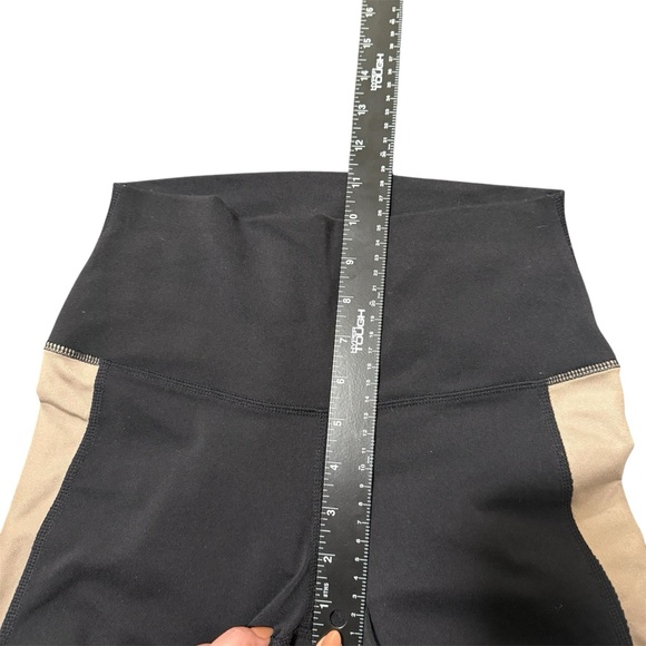 Alo Yoga High Rise Black Tan & White Elevate Athletic Leggings Women’s Size Sm - Picture 10 of 10